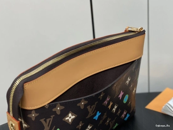 VOYAGE LOUIS VUITTON POCHETTE SOUPLE-32*21*8CM 0404